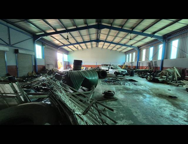 1,900M² FACTORY TO LET IN MOREHILL